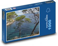 Moře - borovice, pobřeží Puzzle 1000 dílků - 60 x 46 cm