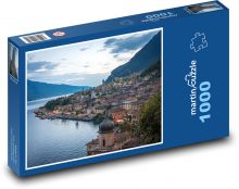 Itálie - město u pobřeží Puzzle 1000 dílků - 60 x 46 cm