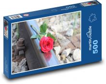 Červená růže - železnice, koleje Puzzle 500 dílků - 46 x 30 cm