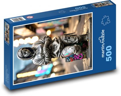 Socha ženy na ulici  - Puzzle 500 dílků, rozměr 46x30 cm