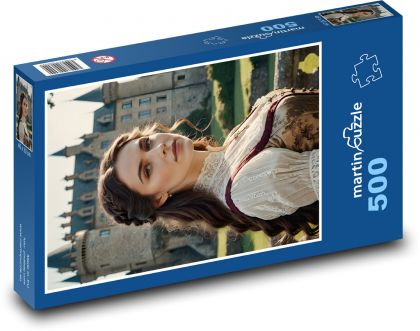 Žena u viktoriánského hradu - Puzzle 500 dílků, rozměr 46x30 cm