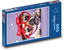 Mops s červenými brýlemi se srdíčky  Puzzle 500 dílků - 46 x 30 cm