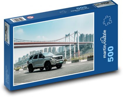 SUV car in the city - Puzzle of 500 pieces, size 46x30 cm 