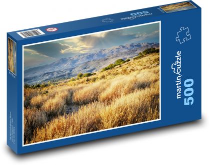 Pole, tráva, hory - Puzzle 500 dílků, rozměr 46x30 cm