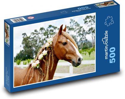 Koń ozdobiony różami - Puzzle 500 elementów, rozmiar 46x30 cm