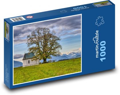 Kaplnka, strom, hory - Puzzle 1000 dielikov, rozmer 60x46 cm