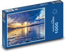 Západ slunce nad zamrzlým jezerem Puzzle 1000 - 60x46 cm