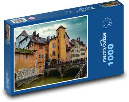 Zabytkowe miasto z kolorowymi domkami - Puzzle 1000 elementów, rozmiar 60x46 cm