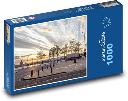Západ slnka na nábreží City Waterfront v Liverpoole - Puzzle 1000 dielikov, rozmer 60x46 cm