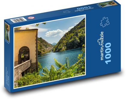 Kościół nad jeziorem - Puzzle 1000 elementów, rozmiar 60x46 cm