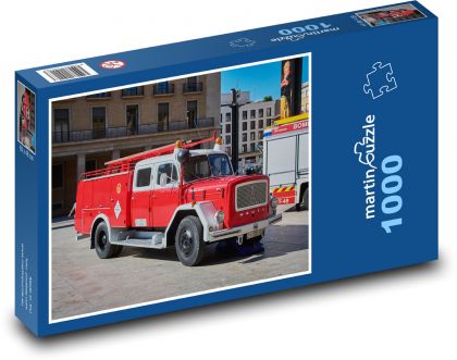 Hasičský vůz - červené auto, hasiči - Puzzle 1000 dílků, rozměr 60x46 cm