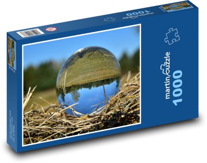 Szklana kula - odbicie, krajobraz - Puzzle 1000 elementów, rozmiar 60x46 cm