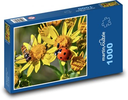 Slunéčko sedmitečné - včela, květina  - Puzzle 1000 dílků, rozměr 60x46 cm