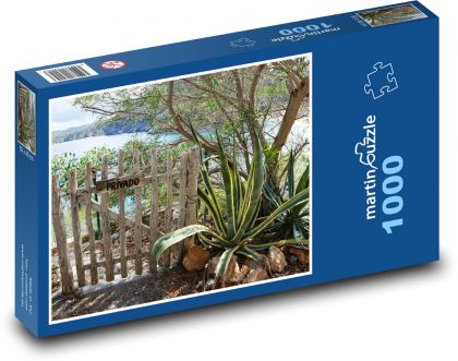 Ogrodzenie - drzewo, morze - Puzzle 1000 elementów, rozmiar 60x46 cm