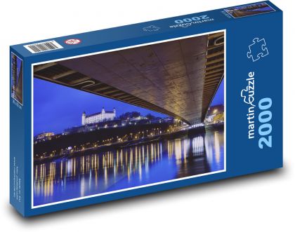 Schloss Bratislava bei Nacht über der Donau - Puzzle - 2000 Teile