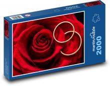 Růže, svatební prstýnky Puzzle 2000 dílků - 90 x 60 cm