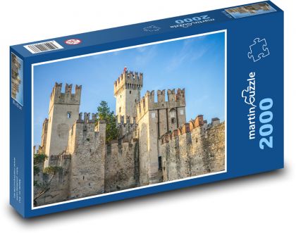 Hrad Scaliger v Sirmione - Taliansko - Puzzle 2000 dielikov, rozmer 90x60 cm 