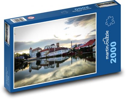 Zamek nad jeziorem - Jindřichův Hradec - Puzzle 2000 elementów, rozmiar 90x60 cm