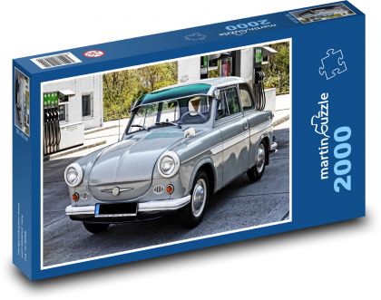 Staré auto na pumpě - puzzle 2000 dílků