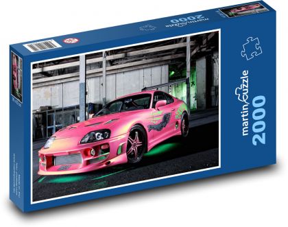 Růžové závodní auto - puzzle 2000 dílků