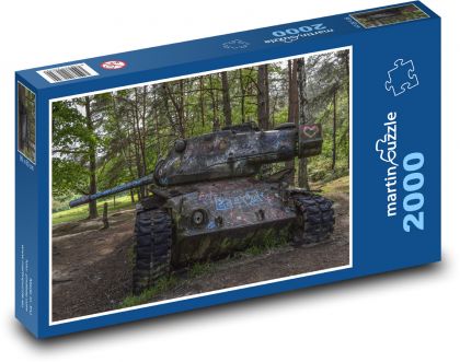 Opuštěný tank - Puzzle 2000 dílků, rozměr 90x60 cm