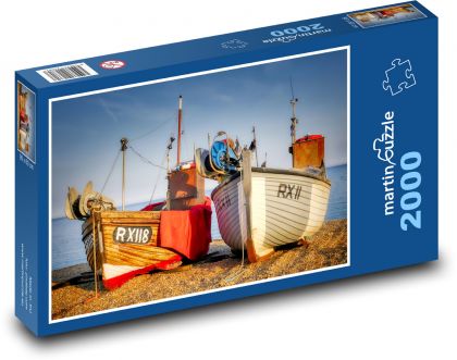 Rybárske lode na pláži - Puzzle 2000 dielikov, rozmer 90x60 cm 