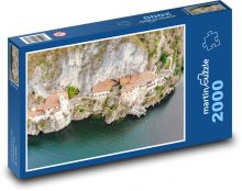 Santa Caterina del Sasso - domy na pobreží Puzzle 2000 dielikov - 90 x 60 cm