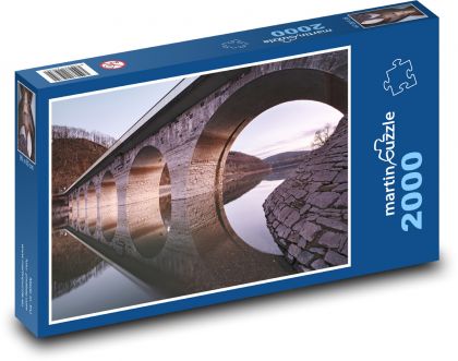 Most nad rzeką - Puzzle 2000 elementów, rozmiar 90x60 cm