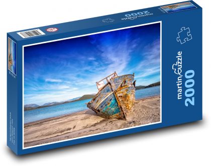 Wrak łodzi na plaży - Puzzle 2000 elementów, rozmiar 90x60 cm