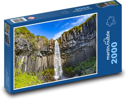 Wodospad otoczony bazaltowymi kolumnami - Islandia - Puzzle 2000 elementów, rozmiar 90x60 cm