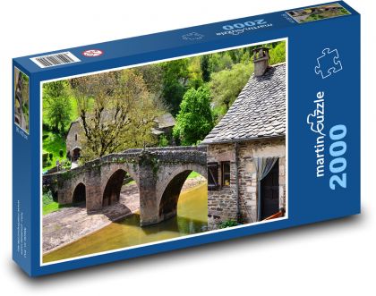 Kamenný most v historickej obci - Puzzle 2000 dielikov, rozmer 90x60 cm 
