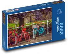 Barevná kola u kanálu Puzzle 2000 dílků - 90 x 60 cm