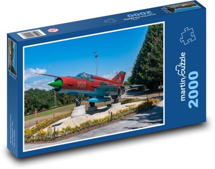 Pamätník - Stíhačka Mig-21 - Puzzle 2000 dielikov, rozmer 90x60 cm 