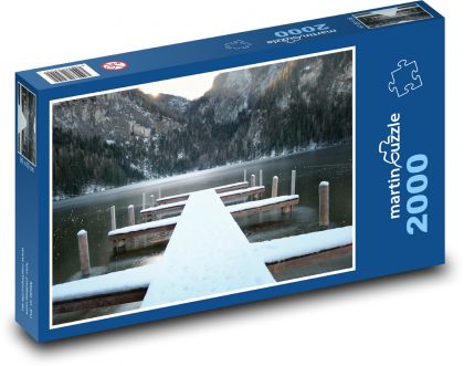Zimowy krajobraz nad jeziorem - Puzzle 2000 elementów, rozmiar 90x60 cm