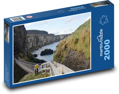 Útesy a lanový most v Irsku - puzzle 2000 dílků