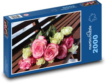 Kytica ruží na lavičke - Puzzle 2000 dielikov, rozmer 90x60 cm 