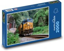 Pociąg - szyny, drzewa Puzzle 2000 elementów - 90x60 cm