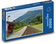 Železniční stanice - koleje, příroda Puzzle 2000 dílků - 90 x 60 cm