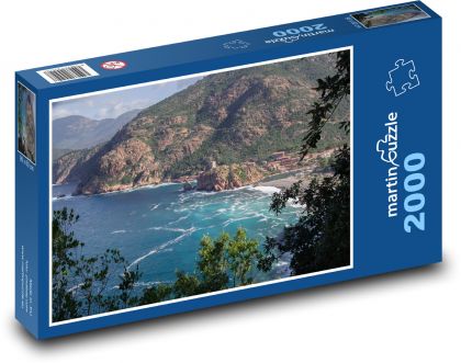 Korsika - pláž, přístav - Puzzle 2000 dílků, rozměr 90x60 cm