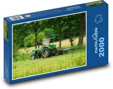 Traktor - trawa, rolnictwo Puzzle 2000 elementów - 90x60 cm