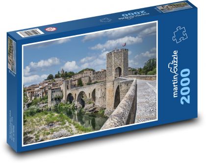 Středověká vesnice - most, řeka - Puzzle 2000 dílků, rozměr 90x60 cm