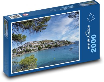 Město - pobřeží, pláž - puzzle 2000 dílků