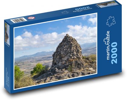 Kameny - památník, hory - Puzzle 2000 dílků, rozměr 90x60 cm