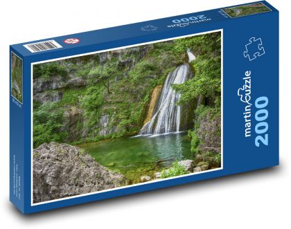 Vodopád - skály, padajcí voda - Puzzle 2000 dílků, rozměr 90x60 cm