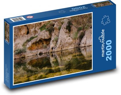 Jezero - skalní útvary - Puzzle 2000 dílků, rozměr 90x60 cm