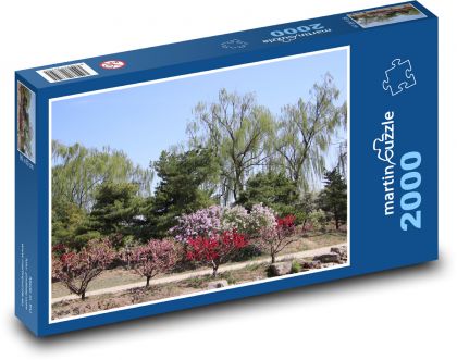 Kvetoucí park - květiny, rostliny  - Puzzle 2000 dílků, rozměr 90x60 cm