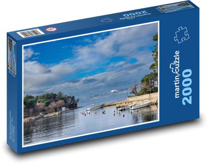 Přímořská krajina - lodě, jachty - Puzzle 2000 dílků, rozměr 90x60 cm
