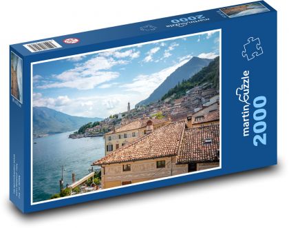 Gardské jezero - Itálie, vesnice - Puzzle 2000 dílků, rozměr 90x60 cm