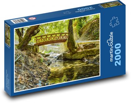 Dřevěný most - řeka, potok - Puzzle 2000 dílků, rozměr 90x60 cm