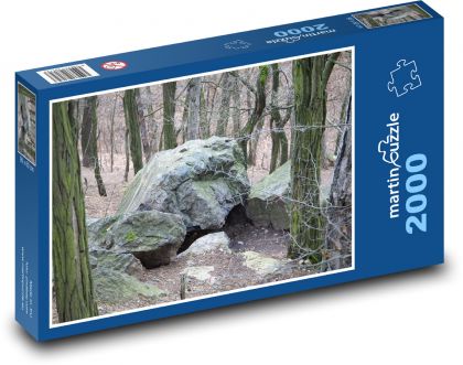 Skály - kameny, les - Puzzle 2000 dílků, rozměr 90x60 cm